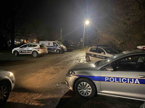 mup ks migrantski centar blazuj