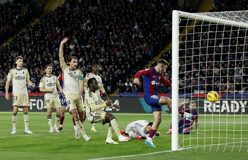 LaLiga - FC Barcelona v Granada