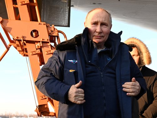 Russian President Putin flies on modernised Russian supersonic strategic bomber