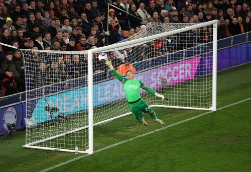 Premier League - Luton Town v Everton