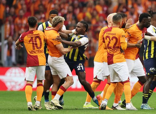 Super Lig - Galatasaray v Fenerbahce