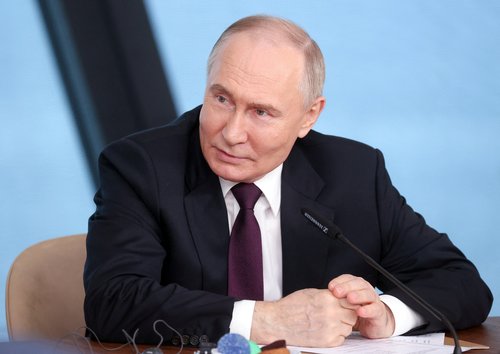 Russian President Putin meets international news agency editors in St Petersburg