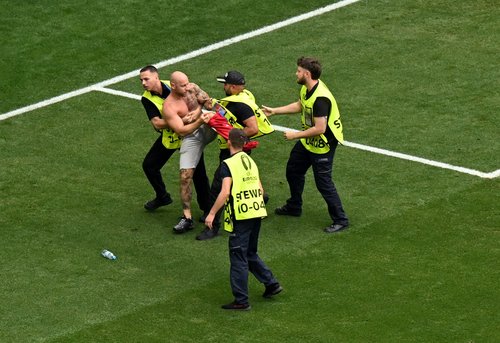 Euro 2024 - Slovenia v Serbia