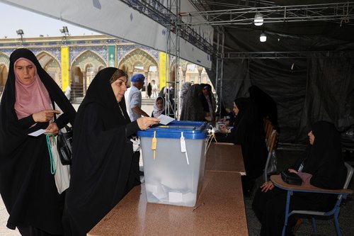 Iranians vote in snap presidential election