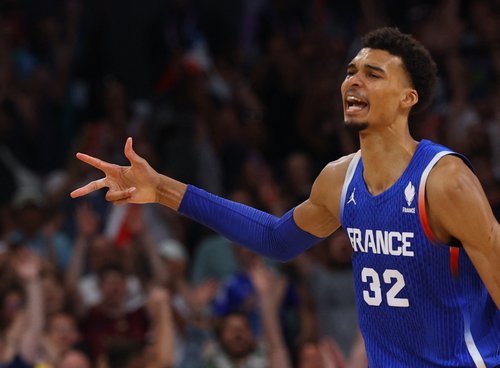 Basketball - Men's Group Phase - Group B - Japan vs France