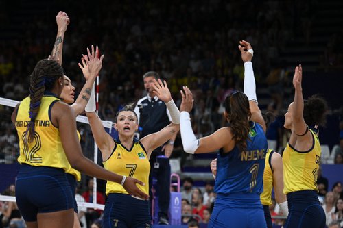 Volleyball - Women's Semifinals - Brazil vs United States