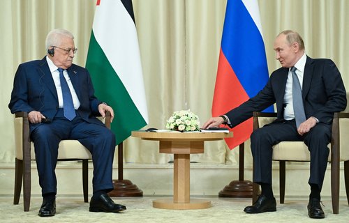 Russian President Putin and Palestinian President Abbas meet outside Moscow