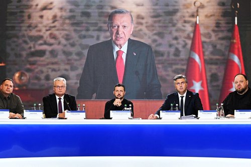 UK Foreign Secretary Travels To Ukraine With US Counterpart