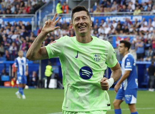 LaLiga - Deportivo Alaves v FC Barcelona