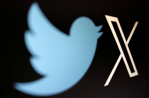 FILE PHOTO: Illustration shows Twitter's new logo