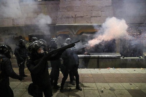 Georgian opposition supporters protest against government's EU application delay