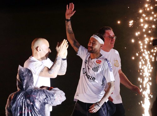 Neymar unveiled as new signing for Santos