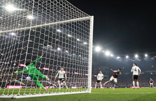 Premier League - Aston Villa v Liverpool