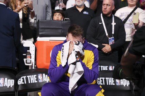 NBA: Los Angeles Lakers at Dallas Mavericks