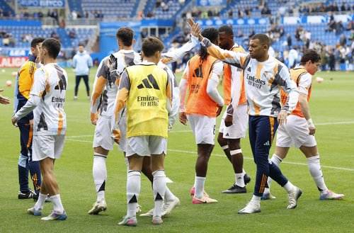 LaLiga - Deportivo Alaves v Real Madrid