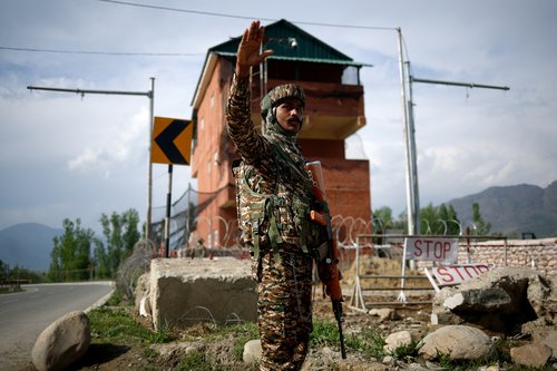 Suspected militant attack in Kashmir