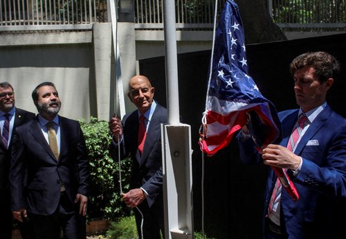 2025-05-29T103408Z_1301040341_RC2MREAJM6B3_RTRMADP_3_SYRIA-POLITICS-US