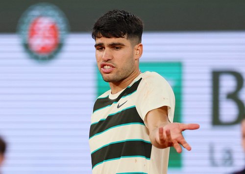 2025-05-30T212046Z_80758092_UP1EL5U1NAKET_RTRMADP_3_TENNIS-FRENCHOPEN
