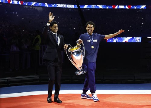 2025-06-01T212859Z_1544406914_UP1EL611NO977_RTRMADP_3_SOCCER-CHAMPIONS-PSG-INT-PARADE