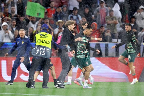 2025-06-04T183628Z_1342124490_UP1EL641FORHS_RTRMADP_3_SOCCER-UEFANATIONS-GER-POR-REPORT