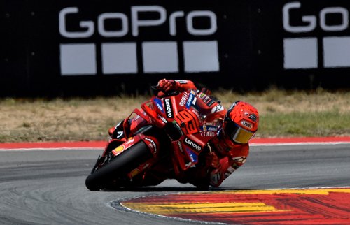 2025-06-08T133600Z_1319393669_UP1EL6811RZ4Q_RTRMADP_3_MOTOR-MOTOGP-ARAGON