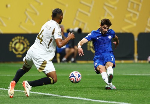 2025-06-16T193747Z_462000695_UP1EL6G1IIX1Y_RTRMADP_3_SOCCER-CLUB-CHE-LAFC