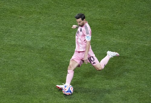 2025-06-19T201756Z_1026464577_UP1EL6J1KDUH8_RTRMADP_3_SOCCER-CLUB-MIA-POR