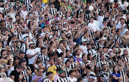 2025-06-20T024133Z_2138857432_UP1EL6K07H8QA_RTRMADP_3_SOCCER-CLUB-PSG-BOT