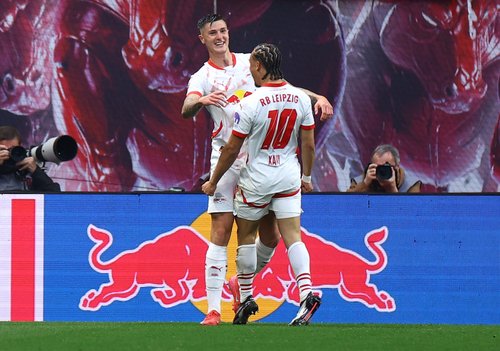 2025-05-03T134924Z_1573109168_UP1EL5312EBLR_RTRMADP_3_SOCCER-GERMANY-RBL-FCB-REPORT