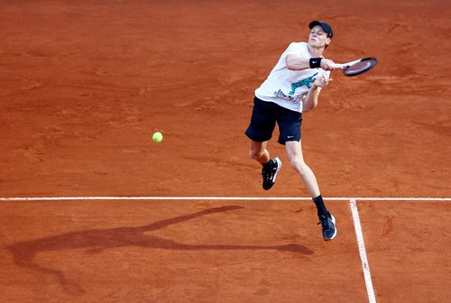 2025-05-05T173436Z_1869355414_UP1EL551CTM2O_RTRMADP_3_TENNIS-ROME-SINNER