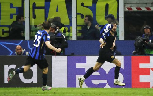 2025-05-06T205706Z_418818210_UP1EL561M74KF_RTRMADP_3_SOCCER-CHAMPIONS-INT-BAR-REPORT (1)