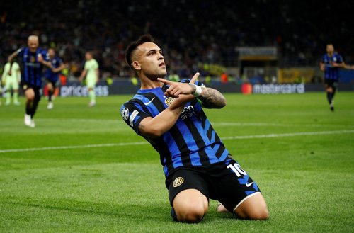 2025-05-06T210935Z_448489243_UP1EL561IB2H0_RTRMADP_3_SOCCER-CHAMPIONS-INT-BAR-REPORT