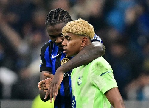 2025-05-06T214319Z_710337674_UP1EL561OC6MB_RTRMADP_3_SOCCER-CHAMPIONS-INT-BAR-REPORT