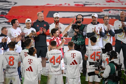 2025-05-10T192853Z_309141193_UP1EL5A1I43B2_RTRMADP_3_SOCCER-GERMANY-FCB-BMG-REPORT