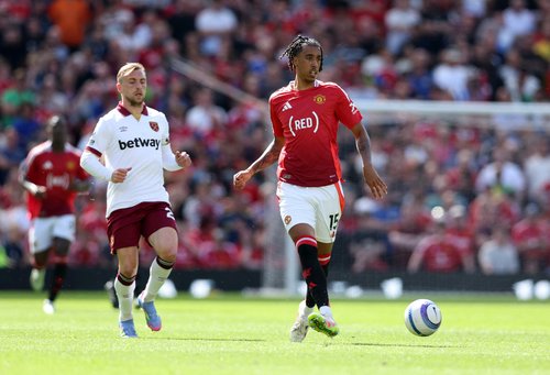 2025-05-11T142951Z_1538505538_UP1EL5B149Q4O_RTRMADP_3_SOCCER-ENGLAND-MUN-WHU-REPORT