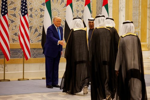 2025-05-15T172521Z_432020288_RC2GIEAWAE6S_RTRMADP_3_USA-TRUMP-GULF-EMIRATES
