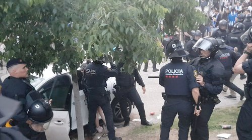 2025-05-15T234704Z_259932709_RC2NIEAWSPJ0_RTRMADP_3_SOCCER-SPAIN-ESP-BAR