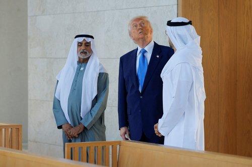 2025-05-16T094405Z_535481909_RC2WIEAFRTXE_RTRMADP_3_USA-TRUMP-GULF