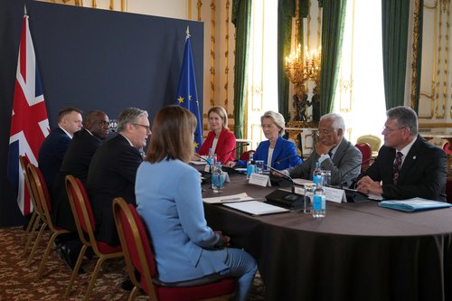 2025-05-19T104031Z_1131309965_RC2YKEAGEKT6_RTRMADP_3_BRITAIN-EU