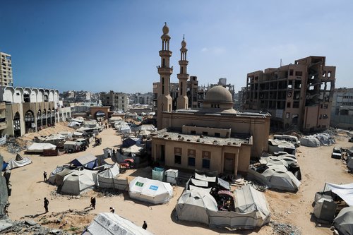 Palestinci raseljeni zbog izraelske vojne ofenzive, sklonište u šatorima