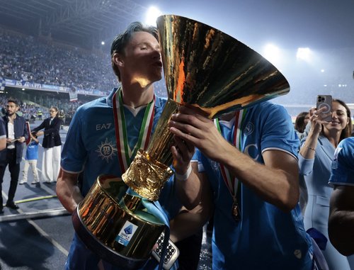 2025-05-23T225210Z_1155734226_UP1EL5N1RIXRO_RTRMADP_3_SOCCER-ITALY-NAP-CAG-REPORT