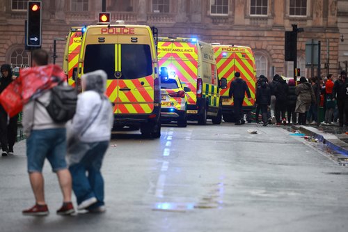 2025-05-26T180035Z_1062420697_UP1EL5Q1E0XKZ_RTRMADP_3_SOCCER-ENGLAND-LIV