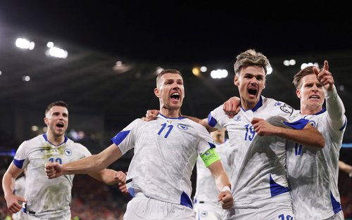 Soccer Football - FIFA World Cup - UEFA Qualifiers - Semi Final - Wales v Bosnia and Herzegovina - Cardiff City Stadium, Cardiff, Wales, Britain - March 26, 2026 Bosnia and Herzegovina's Edin Dzeko celebrates scoring their first goal with teammates REUTER