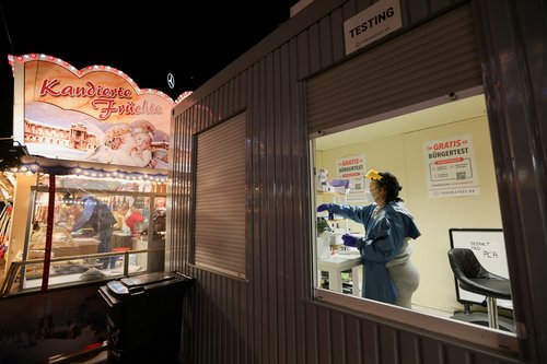 Christmas markets open in Berlin