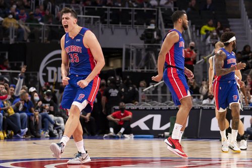 NBA: San Antonio Spurs at Detroit Pistons