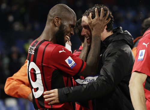 Serie A - Napoli v AC Milan