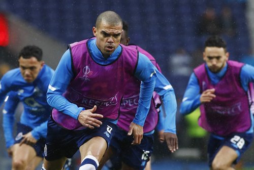 Europa League - Round of 16 First Leg - FC Porto v Olympique Lyonnais