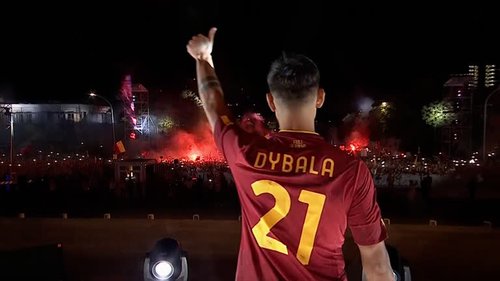 Dybala presented to thousands of adoring Roma fans
