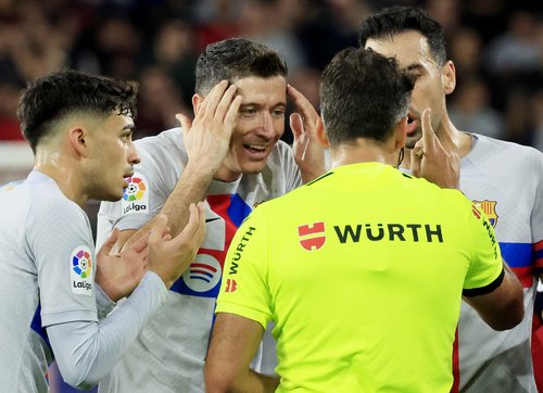 1667984813-2022-11-08T210647Z_1699440446_UP1EIB81MN8BI_RTRMADP_3_SOCCER-SPAIN-OSA-FCB-REPORT.JPG