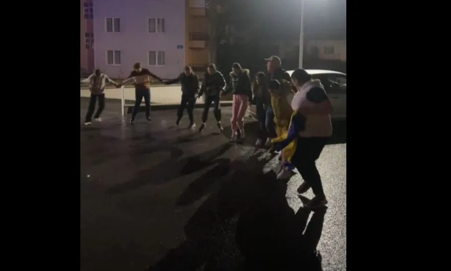 Slavlje i u Srebenici: Kolona vozila i kolo u gradu (VIDEO)